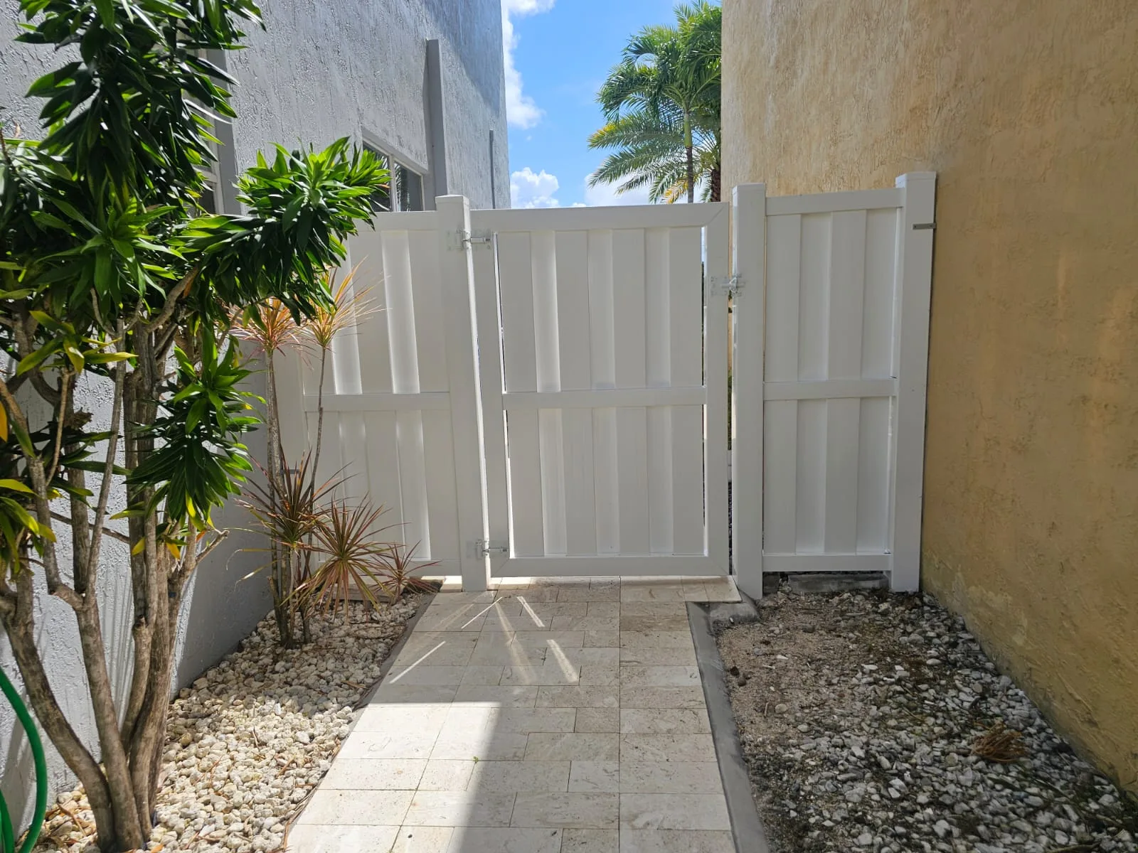 Completed entrance fence detail